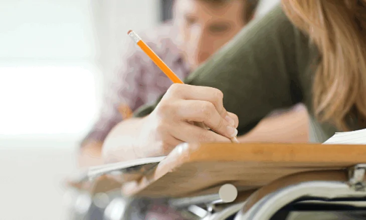 Nesër provimi i Gjuhës së Huaj, rregullat që duhet të kenë parasysh maturantët