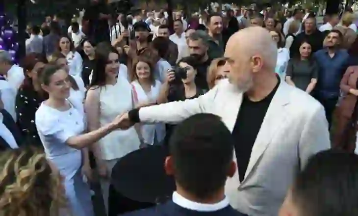 Nga Zegjineja, te Sara Mila, Edi Rama me yjet e reja të PS! Çfarë nuk u pa nga ditëlindja e 34-të e Partisë Socialiste