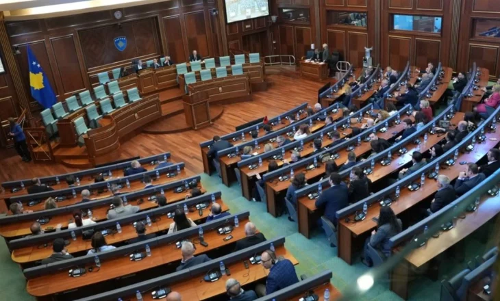 Ngërçi në Kuvend vazhdon, deputetët reagojnë ndaj paralajmërimit të Trumpit për Kosovën