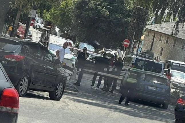 Ngjarje e rëndë në Sarandë, një i plagosur pas një konflikti në rrugën “Mitat Hoxha”