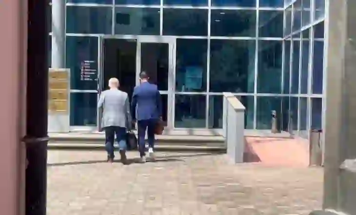 Nis gjyqi ndaj Ilir Metës/ Avokatët e tij paraqiten në SPAK