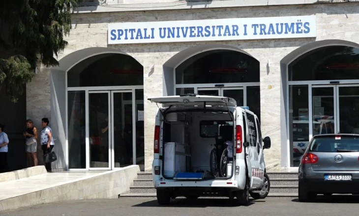 Një 4-vjeçare rrëzohet nga pallati në Lezhë, transportohet te Trauma