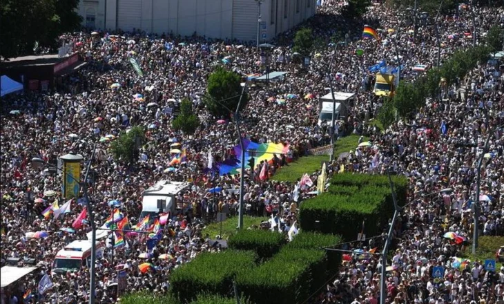 Një valë nga e gjithë Evropa në paradën LGBTQ+ në Budapest, organizatorët: Jemi 200 mijë