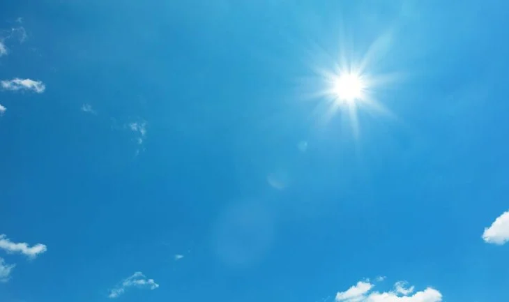 Një valë nxehtësie ‘përvëlon’ vendin/ Ja sa pritet të shkojnë temperaturat sot
