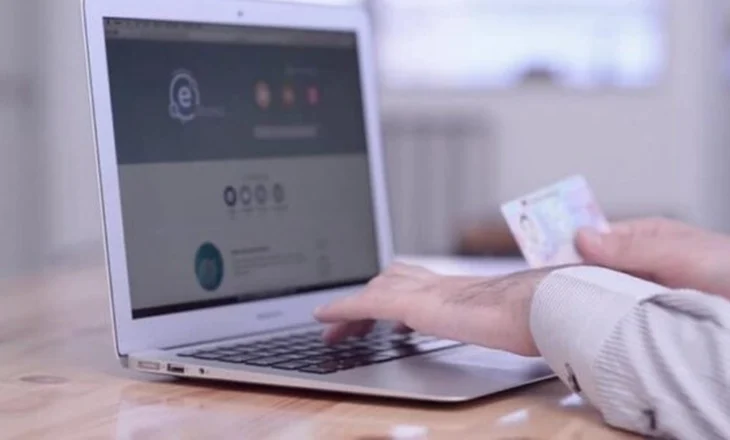 Ofrimi i shërbimeve online! Institucionet, vonesa në kërkesat e përditësimeve