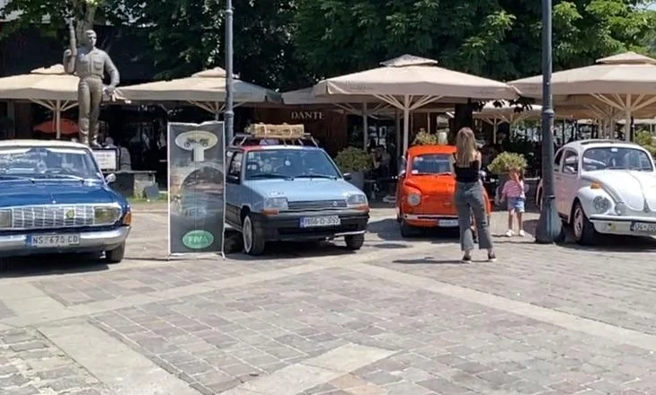 “Oldtimer Fest”, Prizreni mirëpret qindra makina retro nga mbarë rajoni