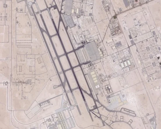 Pamjet/ SHBA largoi avionët nga baza ajrore në Katar para sulmit iranian, imazhet satelitore tregojnë pistat bosh