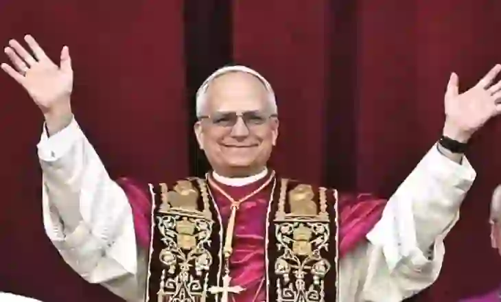 Papa nuk mori pjesë në drekën përpara zgjedhjes për të shkruar fjalën. “Ai e dinte tashmë se kishte fituar”