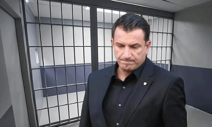 Paralajmërimi i Veliajt nga qelia: Më arrestuan dhe më poshtëruan…por karma e gjen rrugën!