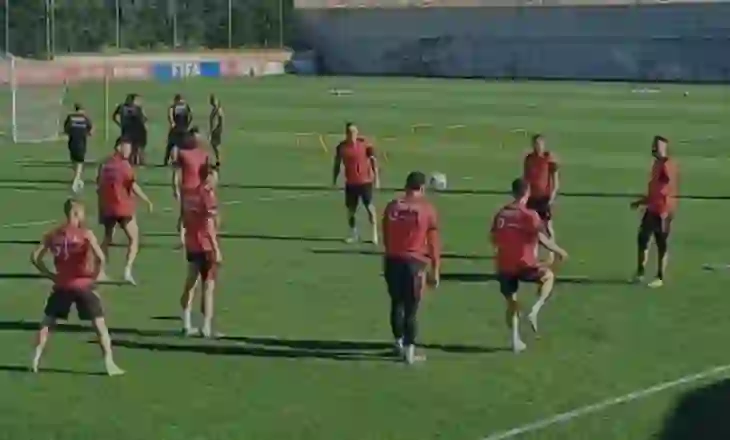 Përballja Shqipëri-Serbi, nis seanca e parë stërvitore e Kombëtares shqiptare