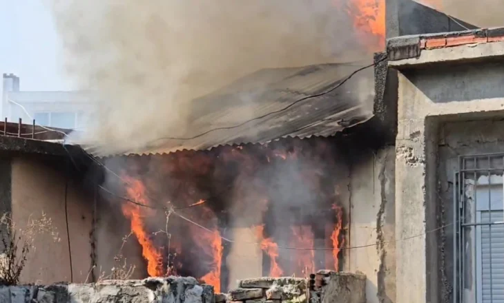 Përfshihet nga flakët një banesë pranë qendrës në Vlorë