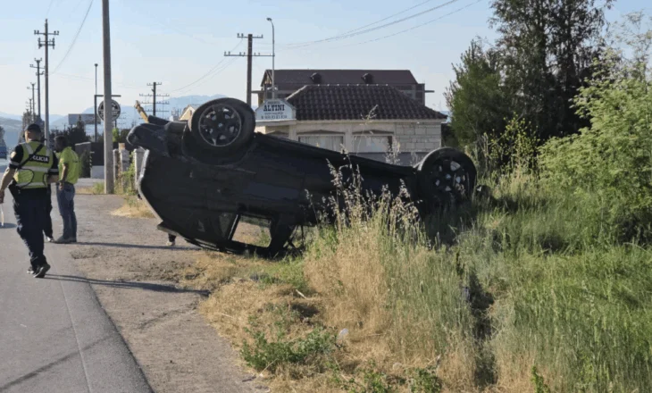 Përmbyset makina në Korçë, tre të plagosur, mes tyre një i mitur