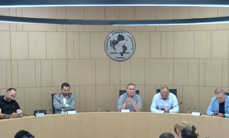 Përplasje në KAS/ Rusmaili debat me Logun, ndërpritet mbledhja: Qetësohu dhe mos krijo incidente