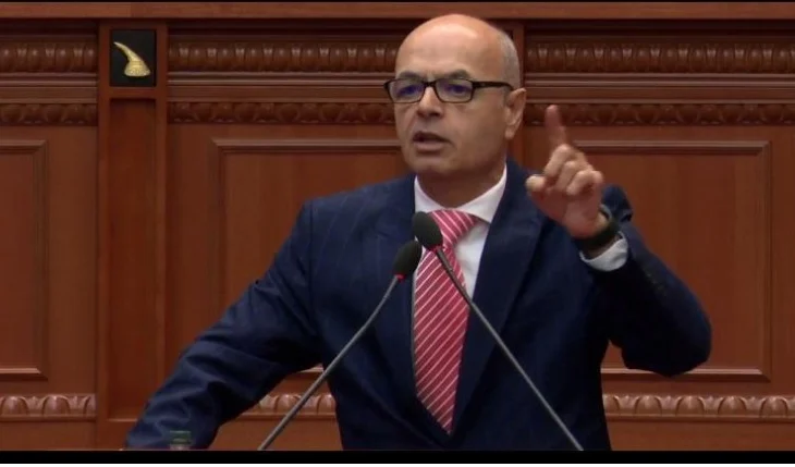 Petro Koçi i kthehet Berishës: Je i fundit që mund të flasësh për zgjedhje të lira, turp të kesh!