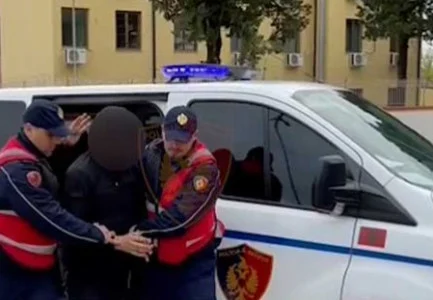 Pjesëtar i një organizate kriminale, arrestohet në aksin Fier–Vlorë 20-vjeçari i kërkuar nga Italia për trafik droge