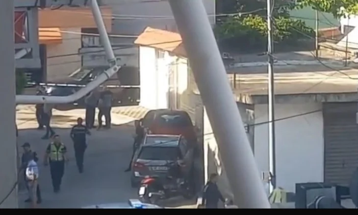 Plagosje në Tiranë, fqinji qëllon 31-vjeçarin me armë