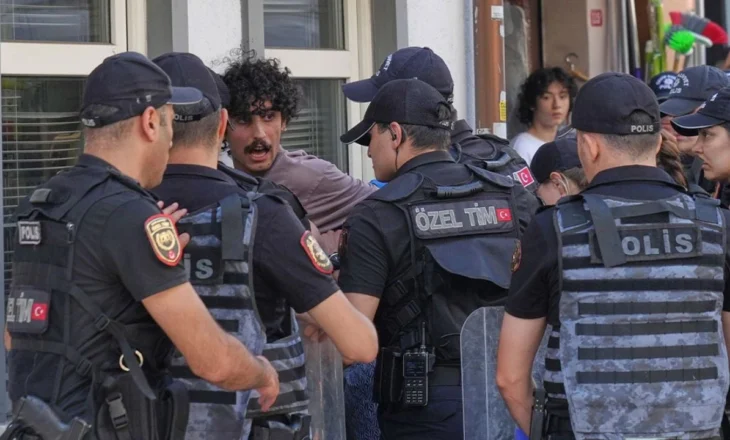 Po marshonin në Paradën e Krenarisë, policia turke arreston të paktën 30 persona në qendër të Stambollit