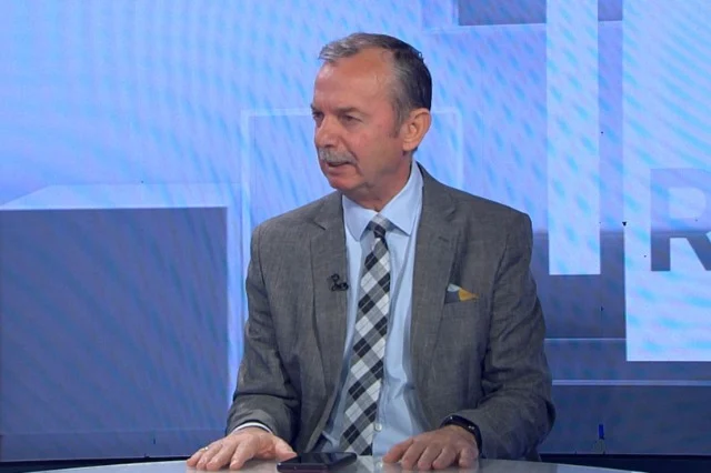 “Po tronditet regjimi i Vuçiç”/ Protestat masive në Serbi, reagon ashpër analisti: Protesta ka energji që vjen nga…
