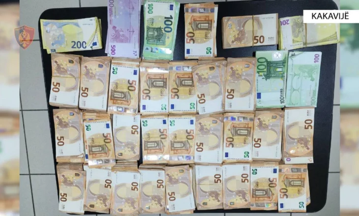 Policia Kufitare Kakavijë prangos të shpallurin në kërkim për vjedhje dhe sekuestron 160 000 euro