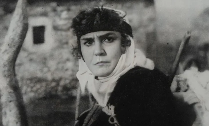 Portreti i Marije Logorecit, i këtij ylli skenik, vezullimi i të cilit shkëlqen në yjësinë e traditës shqiptare të artit