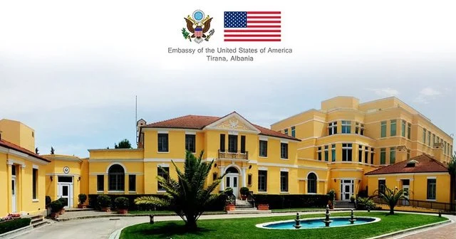 Presidenti Donald Trump “bllokon” ambasadorin, marrëdhëniet Shqipëri-Amerikë në “ditën më të zezë”, SHBA asnjë…