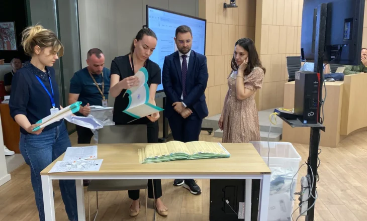 Pretendimet e PD se fletët e votimit të PS nga Greqia u plotësuan nga e njëjta dorë, KAS hap një kuti votimi për qarkun e Beratit