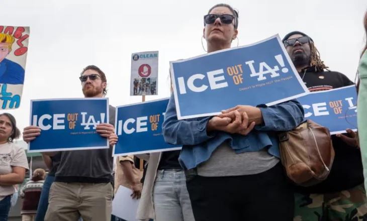 Protestat në Los Angeles/ Emigrantë me fëmijë të vegjël u mbajtën pa ujë e ushqim