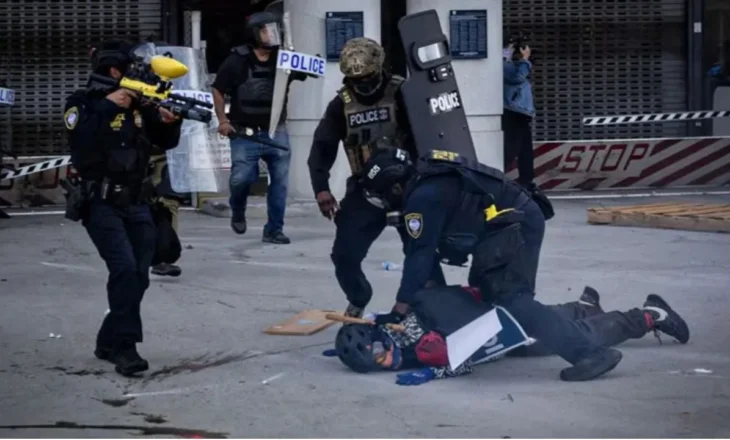 Protestat në SHBA/ Autoritetet kufitare akuzojnë policinë e Los Angelesit: Iu dëshën më shumë se 2 orë për t’u përgjigjur