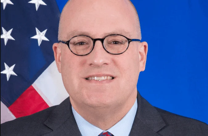 Pse Amerika nuk sjell ambasador në Shqipëri? Ish-zyrtari i DASH: Vëmendja është larg Ballkanit