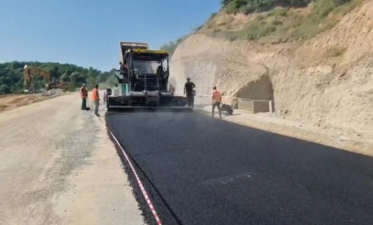 Punimet në aksin Qukës-Qafë Plloçë drejt përfundimit, ja kur pritet të hapet rruga