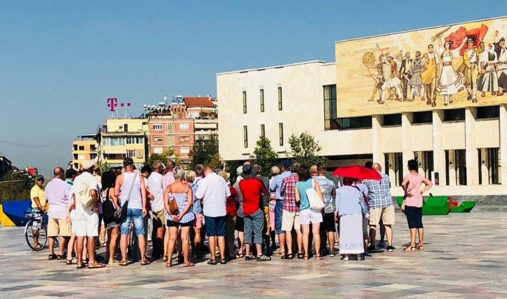 Pushimet në vend, zgjedhja e parë për shqiptarët! INSTAT: 3 milionë udhëtime në Shqipëri në vitin 2024