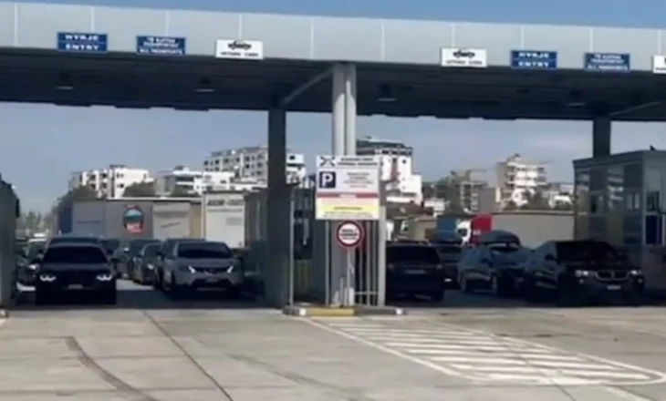 Pushues dhe tifozë të kombëtares, fluks i madh kalimesh në pikën kufitare të Morinës