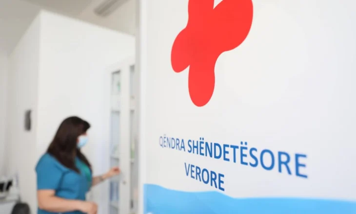 Qendrat shëndetësore verore, ministrja Albana Koçiu: Shërbim 24 orë për pushuesit në gjithë vendin