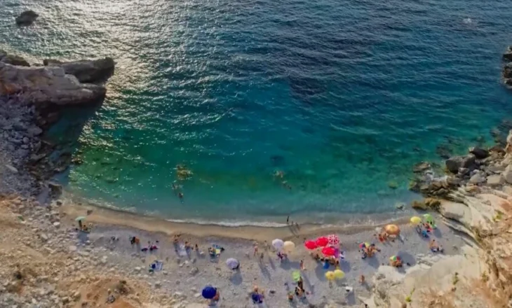 Qershori nis me fluks turistësh, plazhet e Vlorës gati për sezonin veror