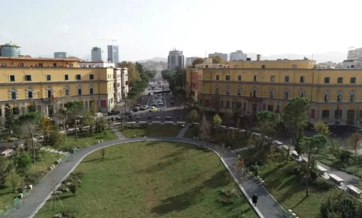 Qeveria miraton programin për punësim në administratë! 600 të rinj trajnim me pagesë, 250 prej tyre do punësohen