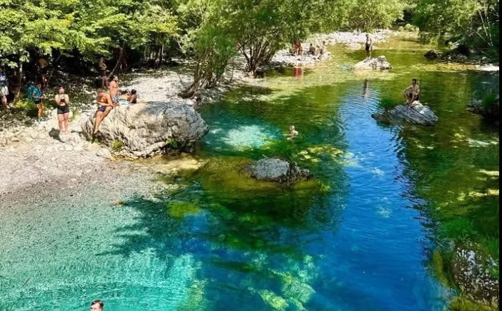 Rama publikon pamjet fantastike nga Thethi: Zgjohet çdo ditë plot me vizitorë (FOTO)