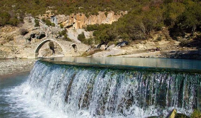 Raporti europian: Shqipëria sërish në vendin e fundit për cilësinë e ujërave të notimit