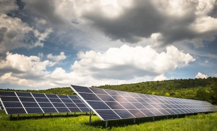 Rekord nga fotovoltaikët, vetëprodhuesit e energjisë elektrike injektuan në rrjet 943 MWH në 4 muaj