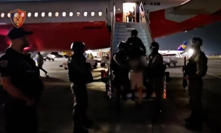 RENEA ‘blindon’ Rinasin, momenti kur 3 ‘ushtarët’ e Talo Çelës ekstradohen nga Dubai (VIDEO)