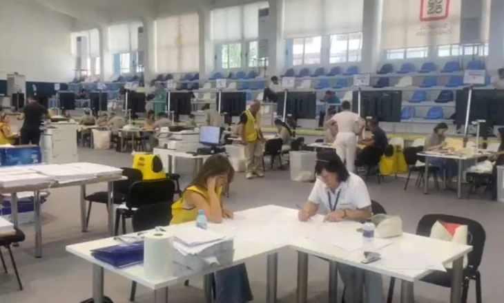 Rinumërimi në Tiranë/ PD dhe PS mbi 400 vota të padrejta në procesverbalë, Bashës dhe Dash Shehit i janë “zhdukur” votat nga numëruesit