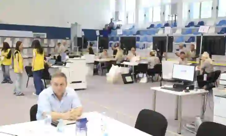 Rinumërimi në Tiranë/ PD dhe PS më shumë vota në procesverbal se në kuti,Bashës i janë “zhdukur” 15 vota nga numëruesit