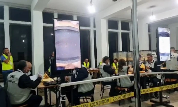 Rinumërimi nis të martën / Hapet 2,240 kuti votimi në Elbasan, Tiranë, Fier dhe Durrës