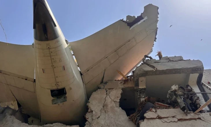 Rrëzimi i avionit drejt Londrës, asnjë i mbijetuar mes 242 pasagjerëve! Begaj: Shqipëria, solidaritet me të prekurit