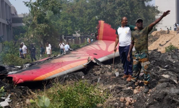 Rrëzimi i avionit në Indi, një pasagjer britanik mes të mbijetuarve