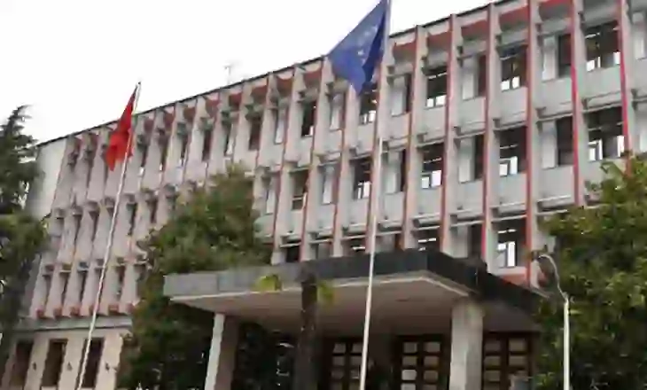 Rriten tensionet/ Ministria e Jashtme thirrje shqiptarëve në vendet e Gjirit Persik: Kini kujdes