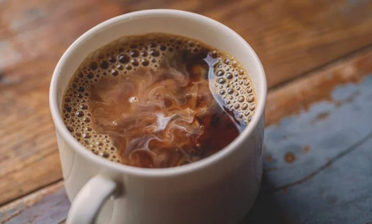 Sa kafe duhet të pini në ditë që të mbroheni nga skleroza