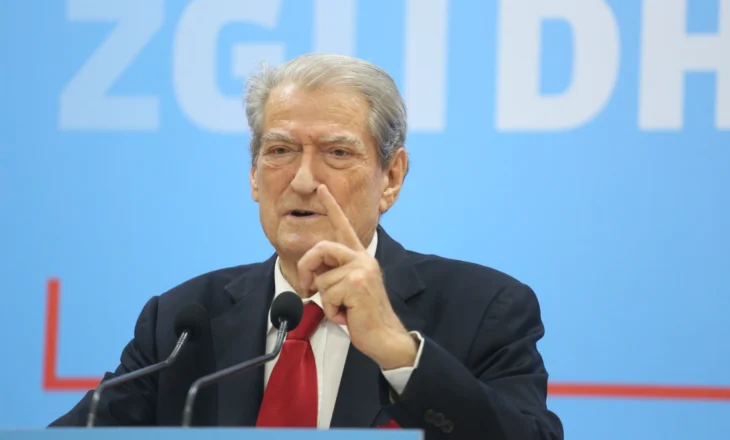 Sali Berisha reagon pas shtyrjes së seancës për dosjen “Partizani”: Piramidë mashtrimi