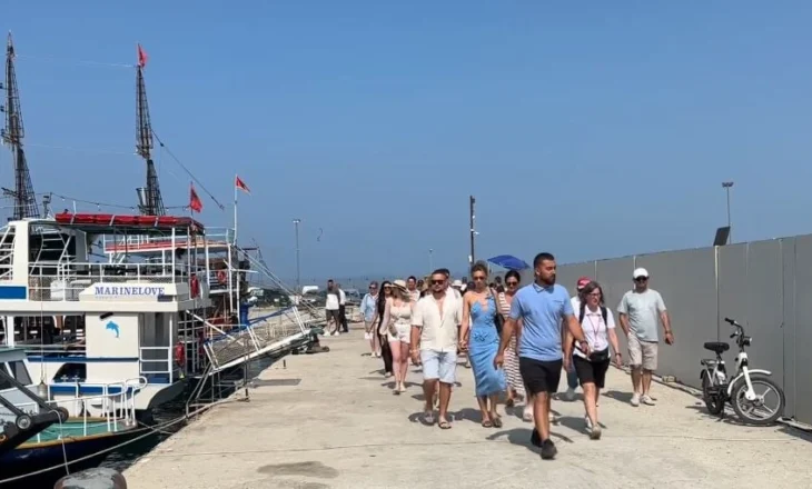 Sazan-Karaburun, një nga turet më të preferuara nga turistët e huaj këtë sezon