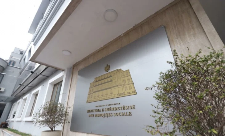 Sëmundjet kronike, mjekja bën apel për kujdes të veçantë: Qëndroni të hidratuar dhe larg temperaturaturave të larta…