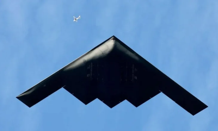 SHBA-të lëvizin bombarduesit e fshehtë B-2 ndërsa konflikti Izrael-Iran vazhdon